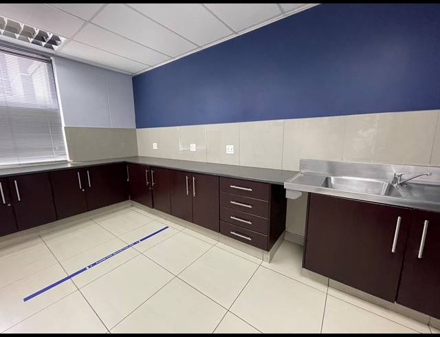 3,400M² OFFICE TO LET IN PARKTOWN